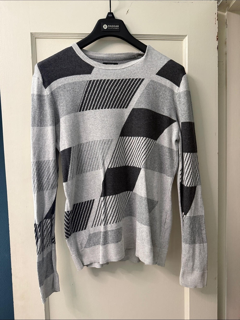 Alfani Men's Gray & Black Geometric Crewneck Sweater - Modern Pattern